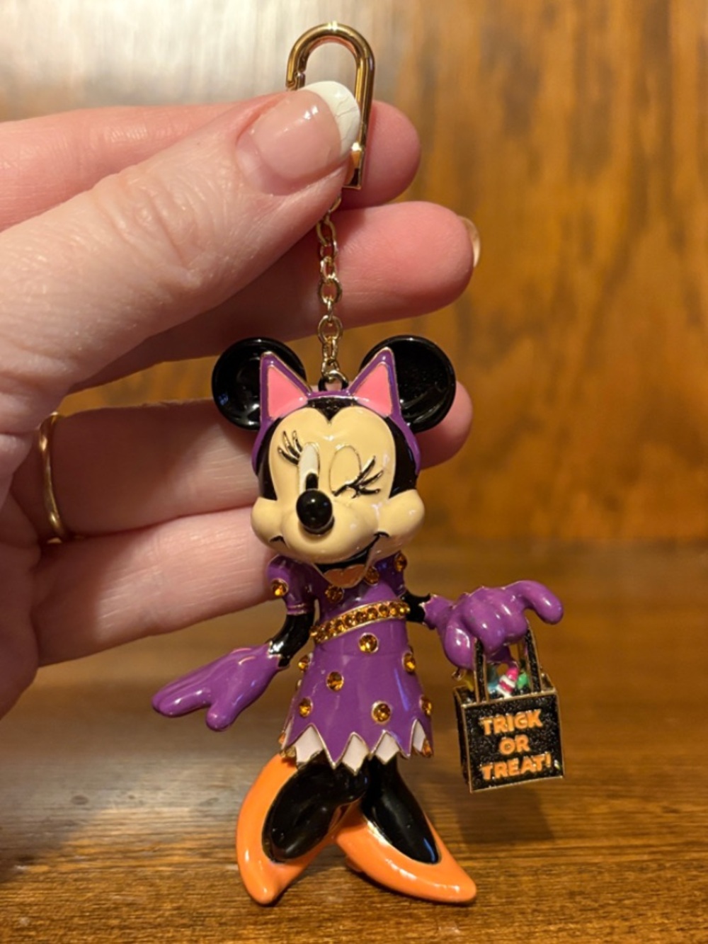 NIB-Disney x BaubleBar-Minnie Halloween🎃Trick-or-Treat 3D Glow-in-the-Dark Charm
